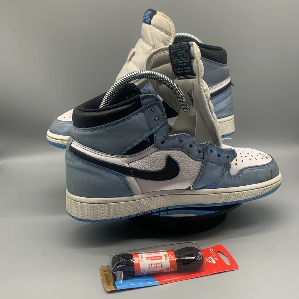 AUTHENTIC Nike Air Jordan 1 Retro High OG University Blue Size 8.5